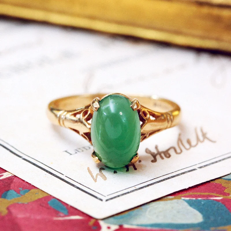 Beautiful Gemstone Engagement Ring-Vintage Date 1978 Green Agate Dress Ring