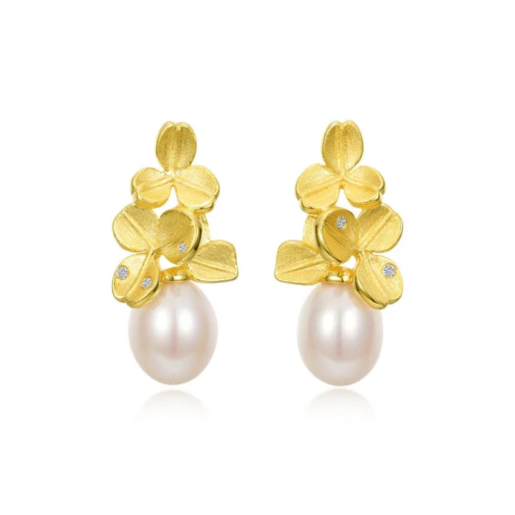 Elegant Earrings for Bridal Parties-Flower & Pearl Earrings