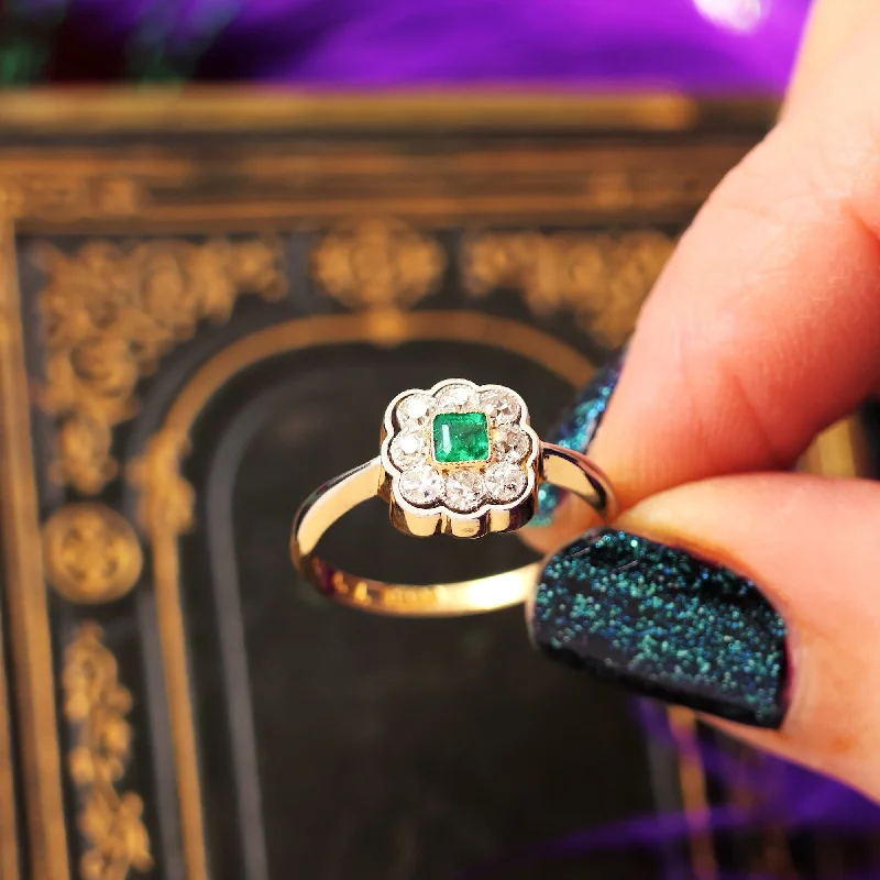 Women’s Wedding Ring with Emerald-Vintage Perfection! Emerald & Diamond Engagement Ring