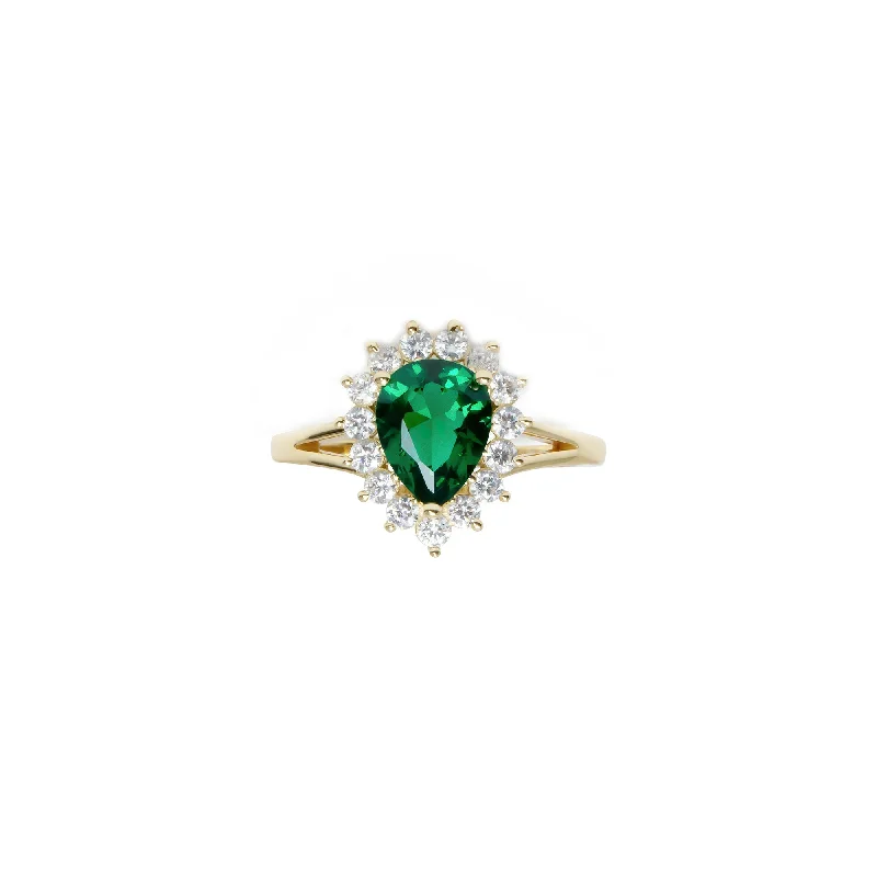 Boho Chic Ring for Casual Wear-THE GREEN GEMSTONE HEIRLOOM RING