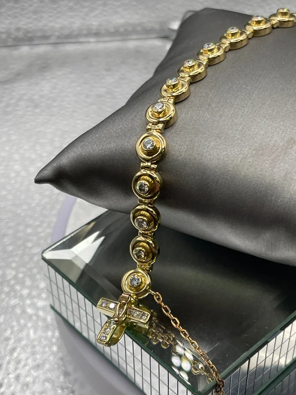 Custom Sterling Silver Bracelet for Personal Gifts-Ladies Magnificent Italian 18 Karat Yellow Gold Round Diamond Link Bracelet