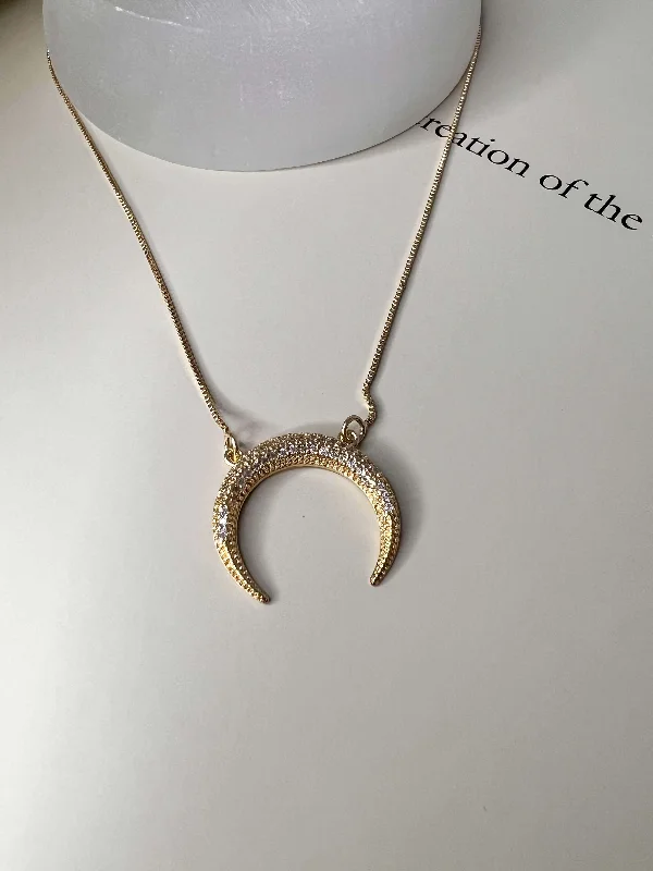 Simple Pendant Necklace for Casual Wear-Velani Inverted Crescent Moon Necklace